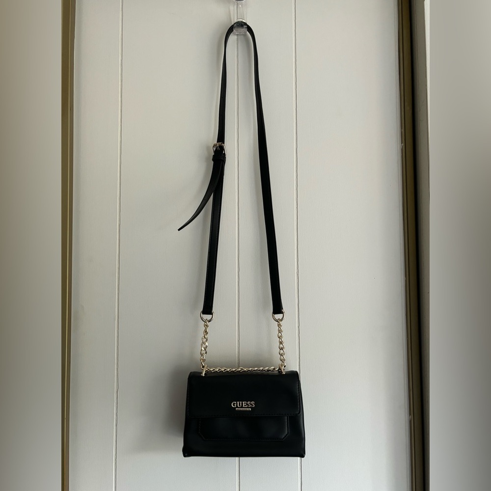 Mini Guess purse - Picture 2 of 7